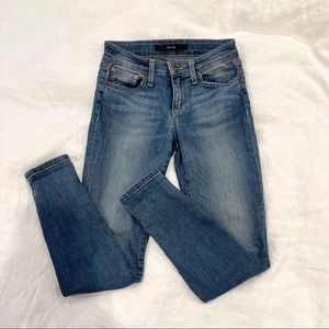 Joe’s Skinny Jeans Medium Wash 24